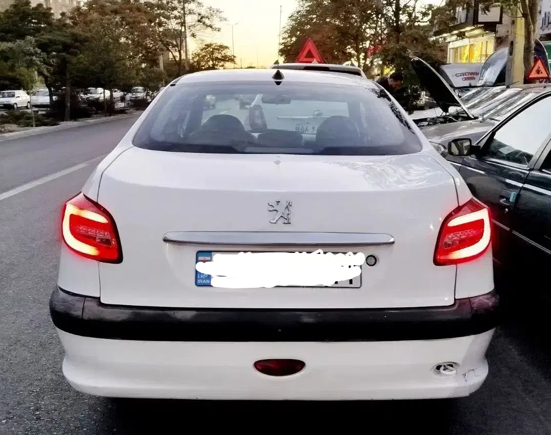 پژو ۲۰۶ صندوق دار v8 - 1395