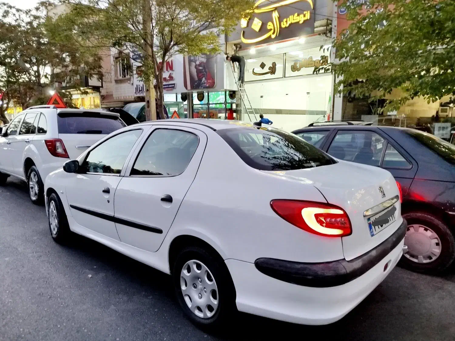 پژو ۲۰۶ صندوق دار v8 - 1395