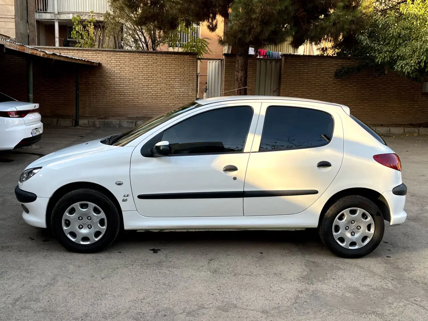 پژو 206 تیپ 5 - 1396