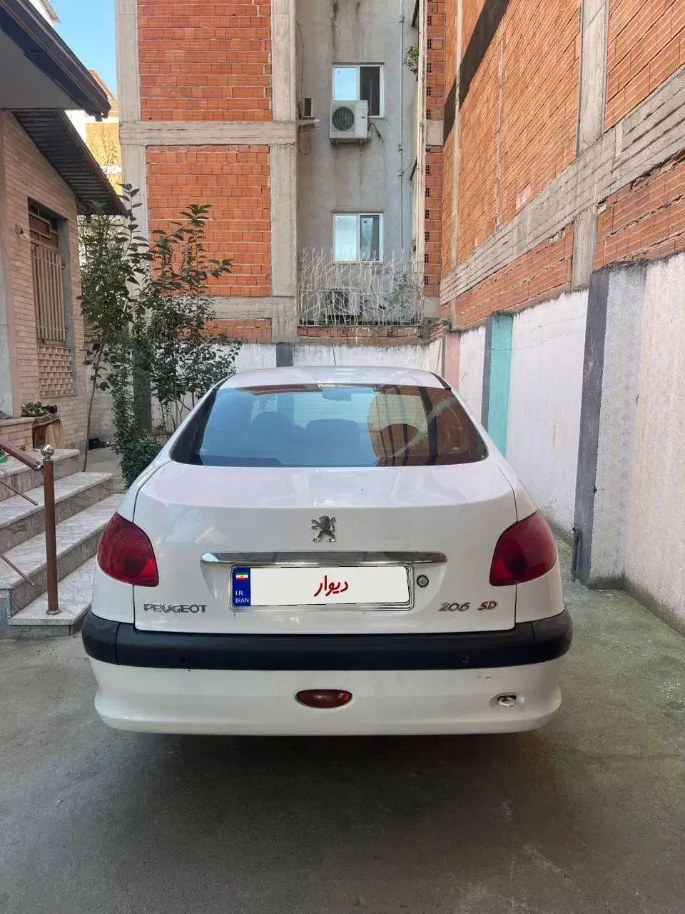 پژو ۲۰۶ صندوق دار v8 - 1393