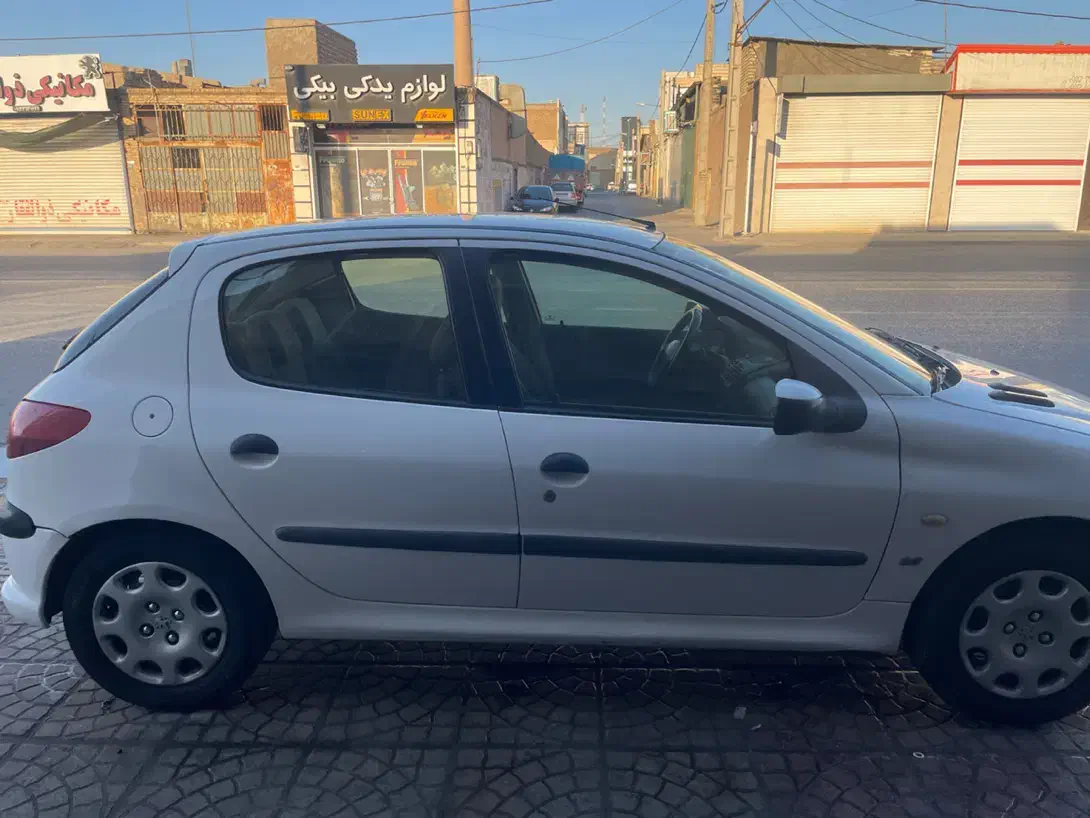 پژو 206 تیپ 3 - 1390