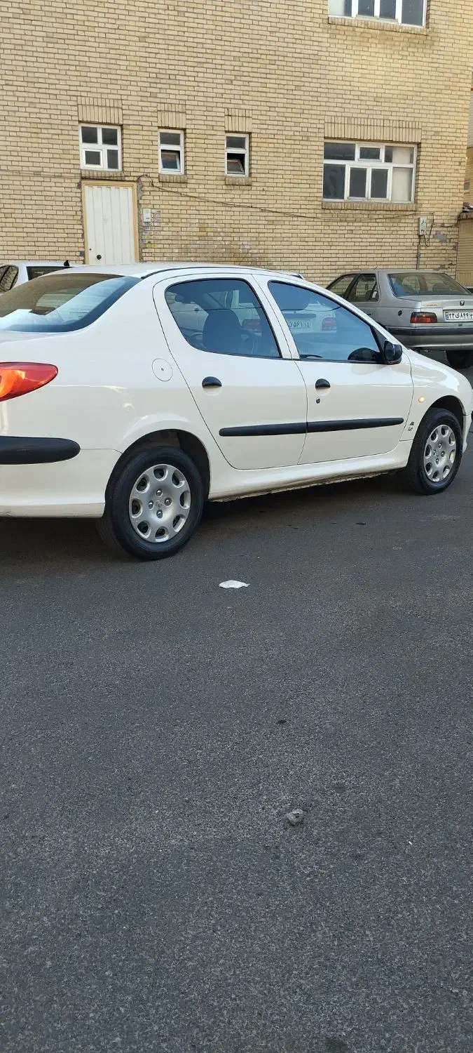 پژو ۲۰۶ صندوق دار v8 - 1393