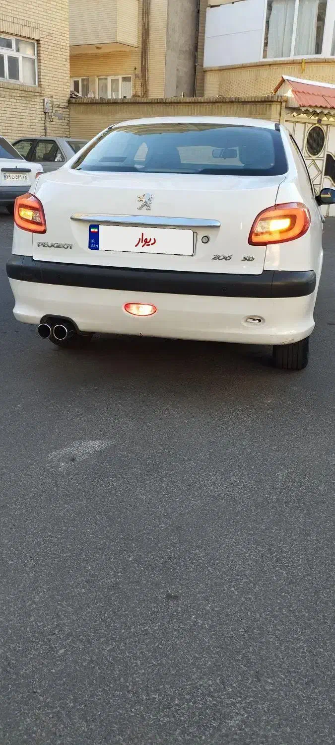 پژو ۲۰۶ صندوق دار v8 - 1393