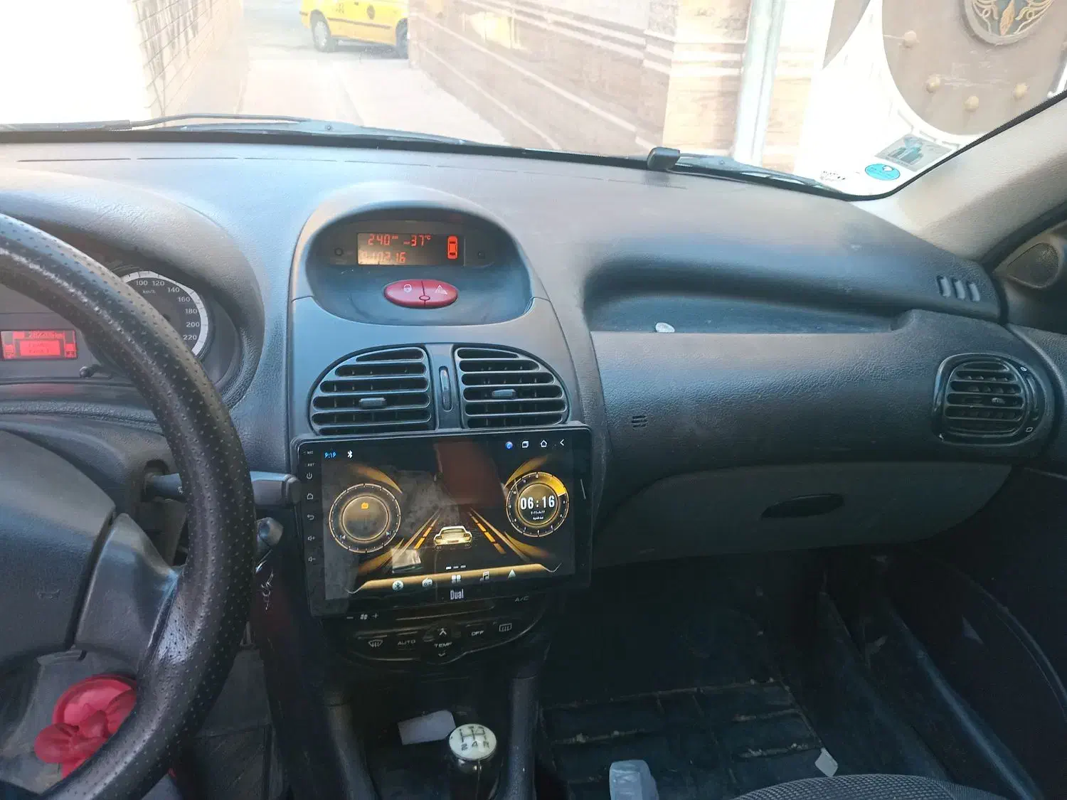 پژو ۲۰۶ صندوق دار v8 - 1392