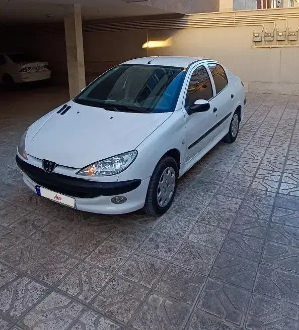 پژو ۲۰۶ صندوق دار v8 - 1393