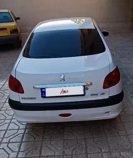 پژو ۲۰۶ صندوق دار v8 - 1393