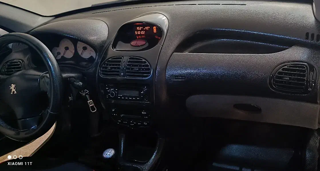 پژو ۲۰۶ صندوق دار v8 - 1393