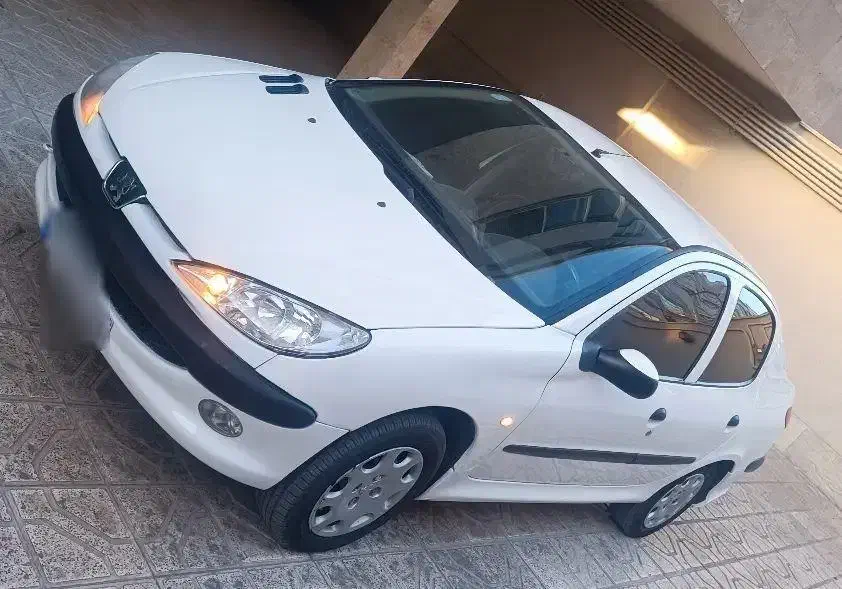 پژو ۲۰۶ صندوق دار v8 - 1393