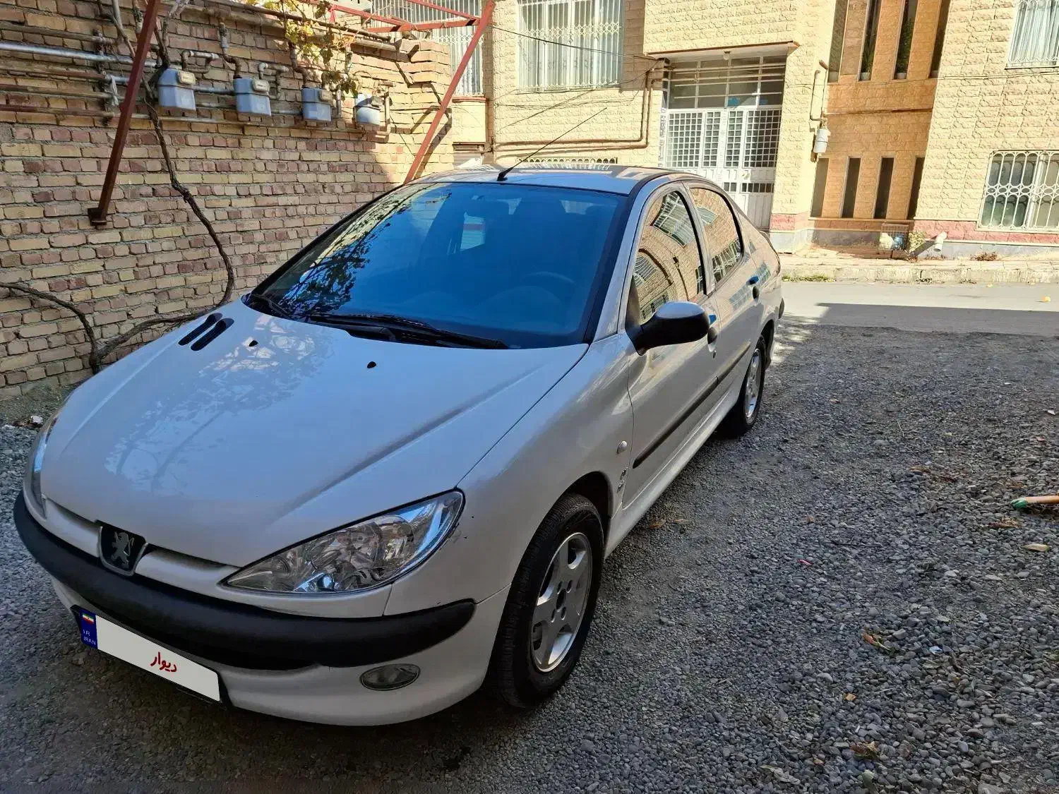 پژو ۲۰۶ صندوق دار v8 - 1395