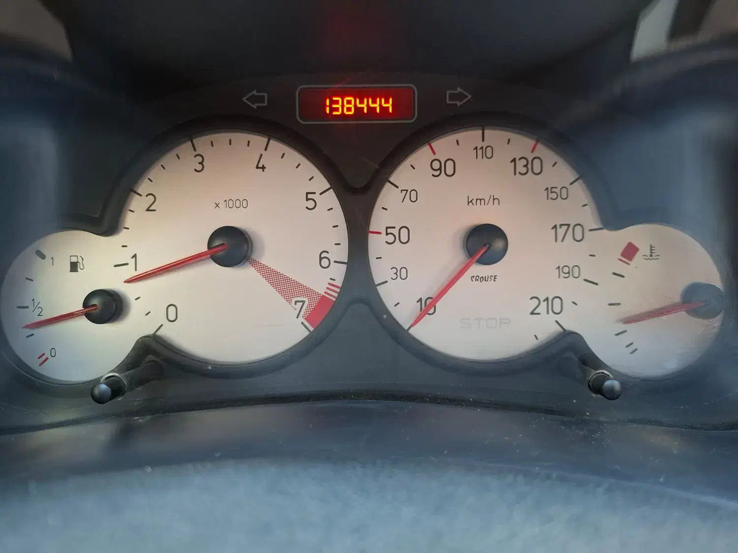 پژو ۲۰۶ صندوق دار v8 - 1395