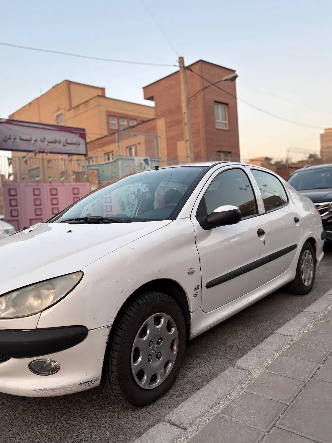 پژو ۲۰۶ صندوق دار v8 - 1396