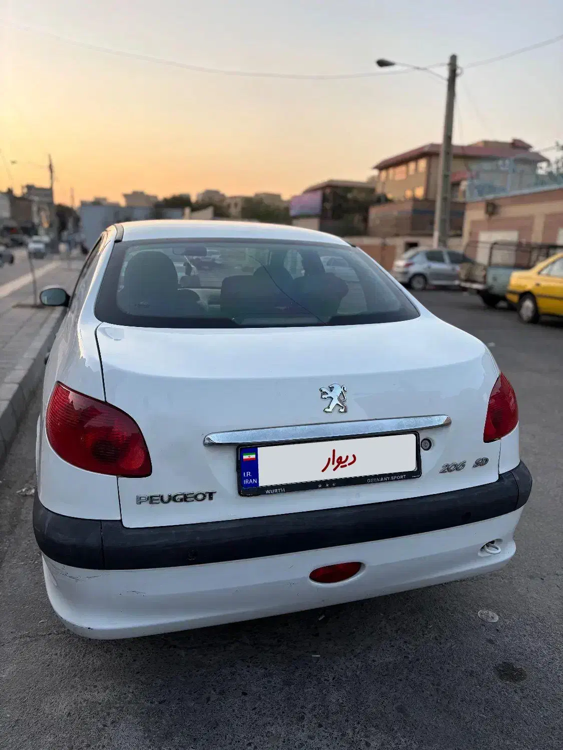 پژو ۲۰۶ صندوق دار v8 - 1396
