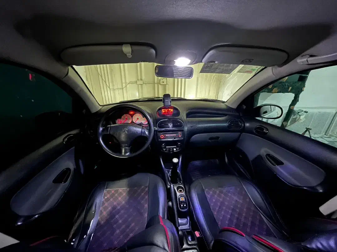 پژو ۲۰۶ صندوق دار v8 - 1395