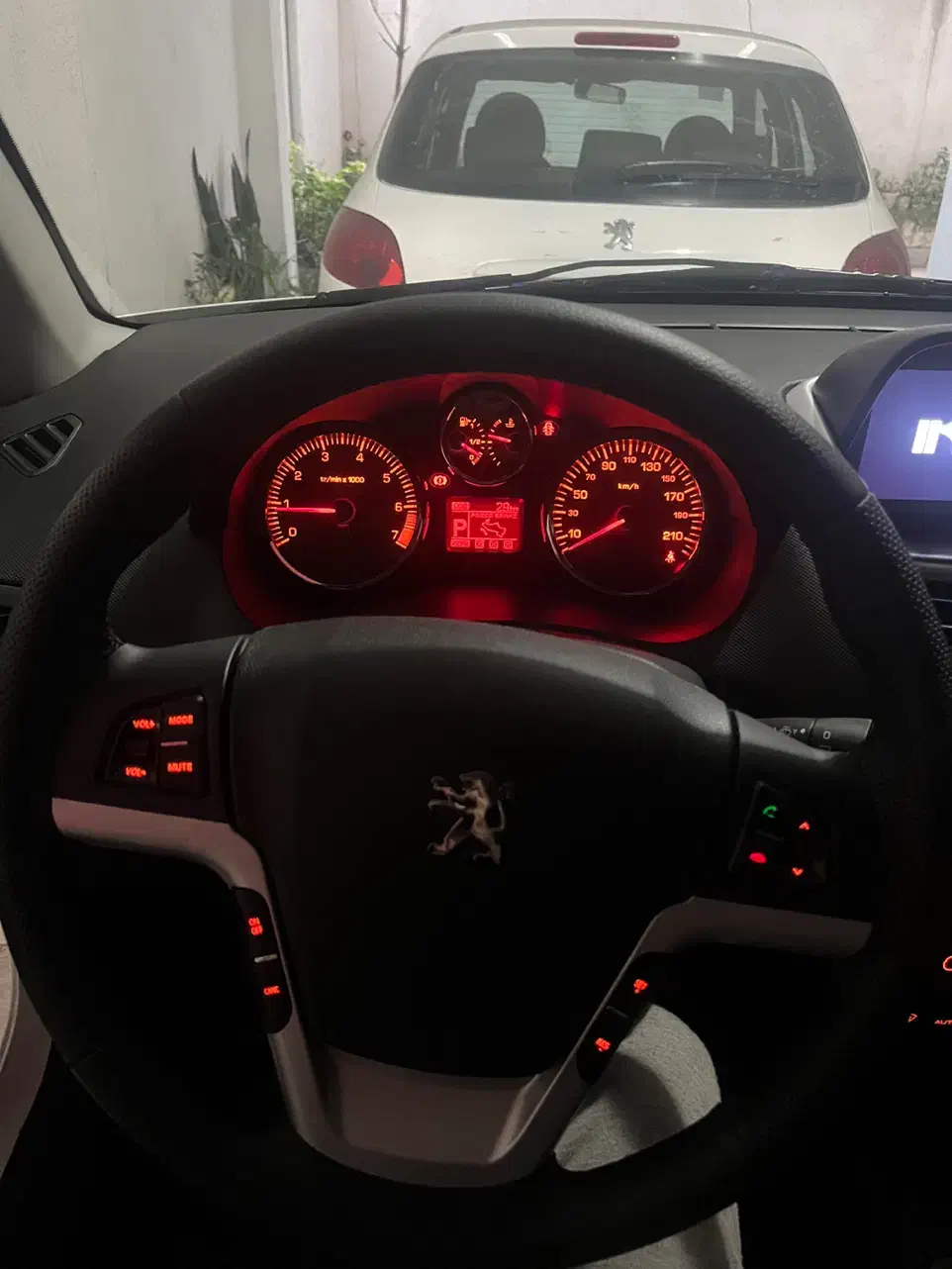 پژو 207 اتوماتیک TU5P - 1404