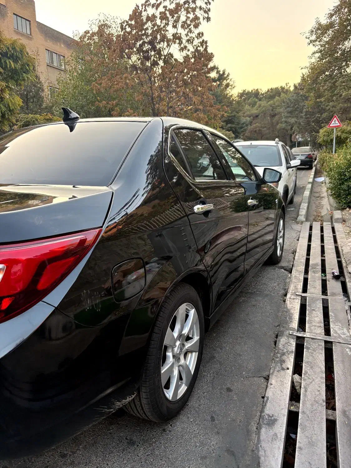 دنا پلاس توربو اتوماتیک - 1402