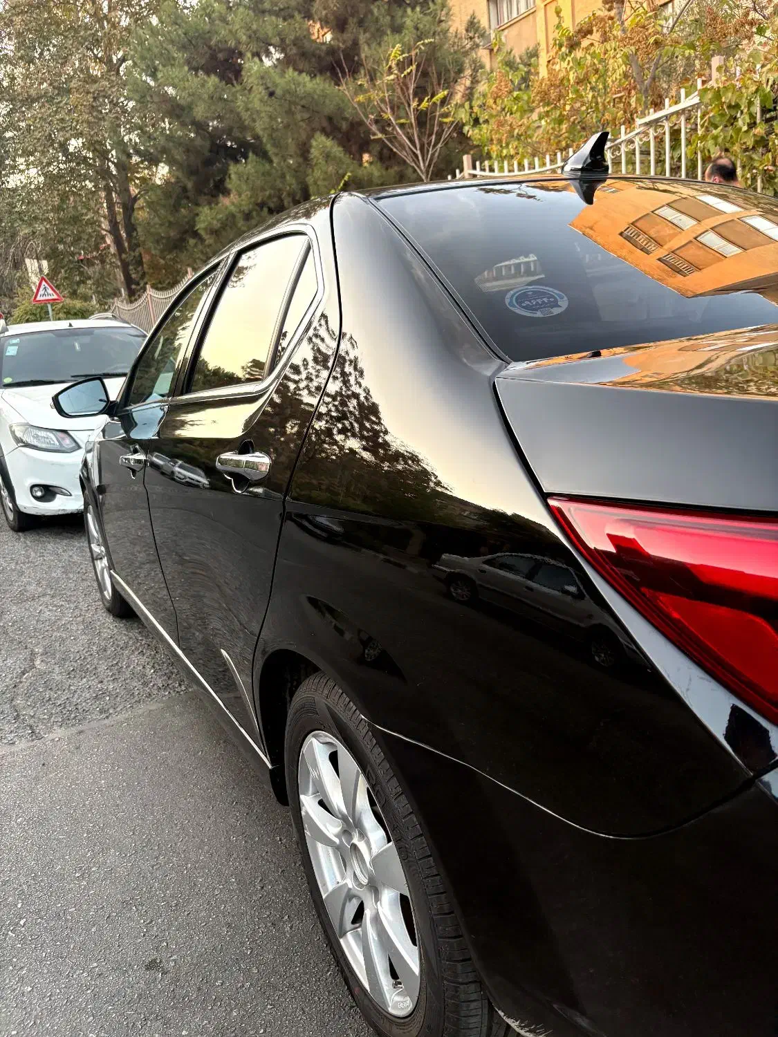 دنا پلاس توربو اتوماتیک - 1402