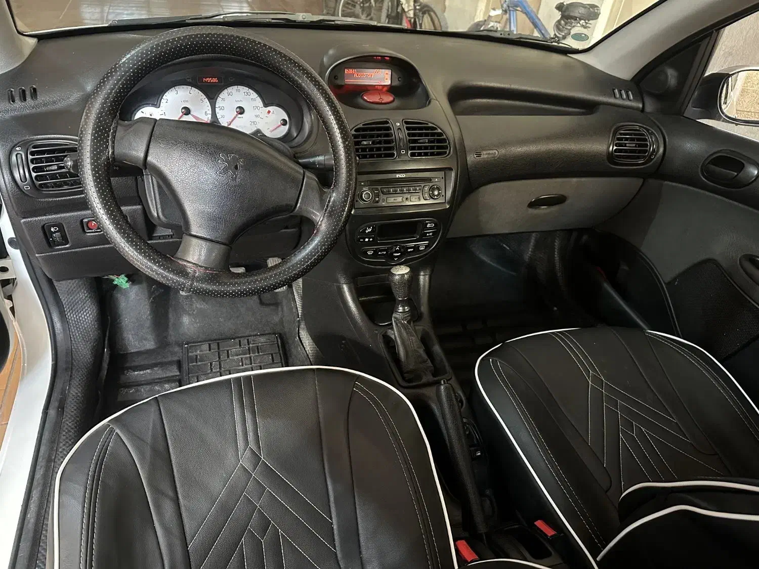 پژو ۲۰۶ صندوق دار v8 - 1396