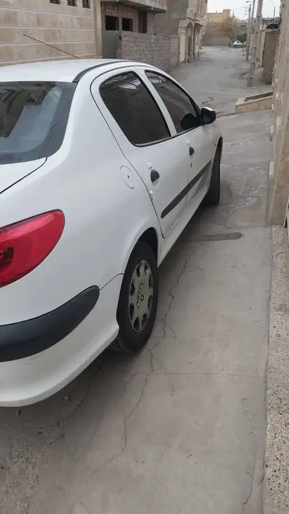 پژو ۲۰۶ صندوق دار v8 - 1396