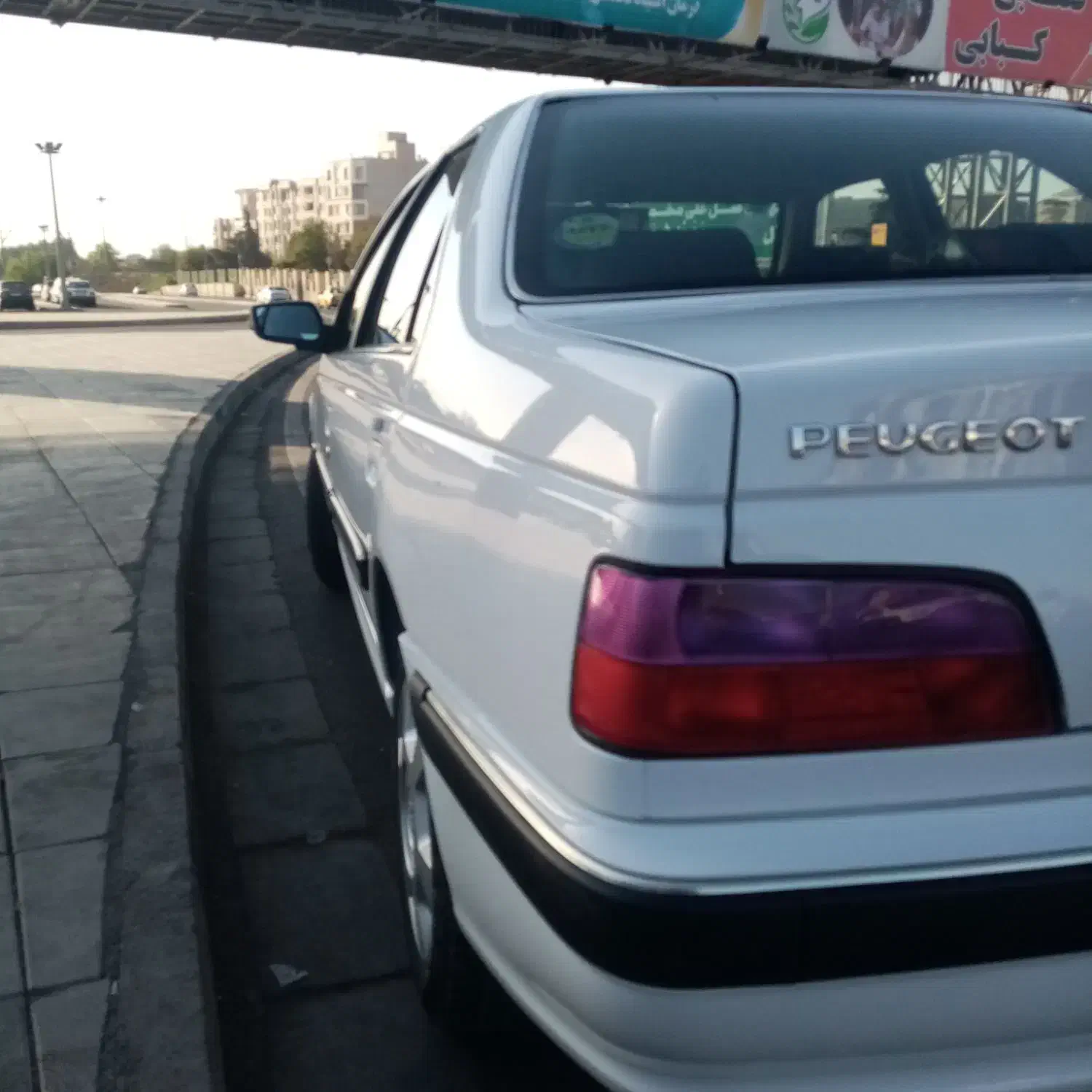 پژو پارس XU7P - 1402