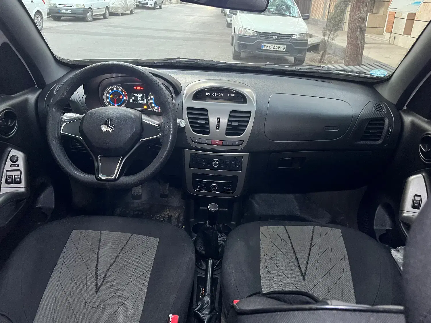 کوییک R دنده‌ای - 1403