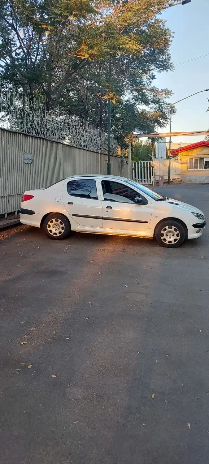پژو ۲۰۶ صندوق دار v8 - 1393