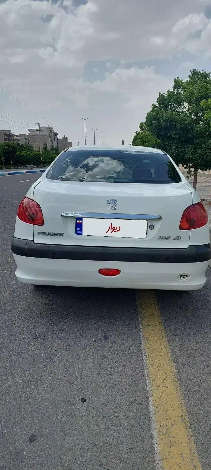 پژو ۲۰۶ صندوق دار v8 - 1393
