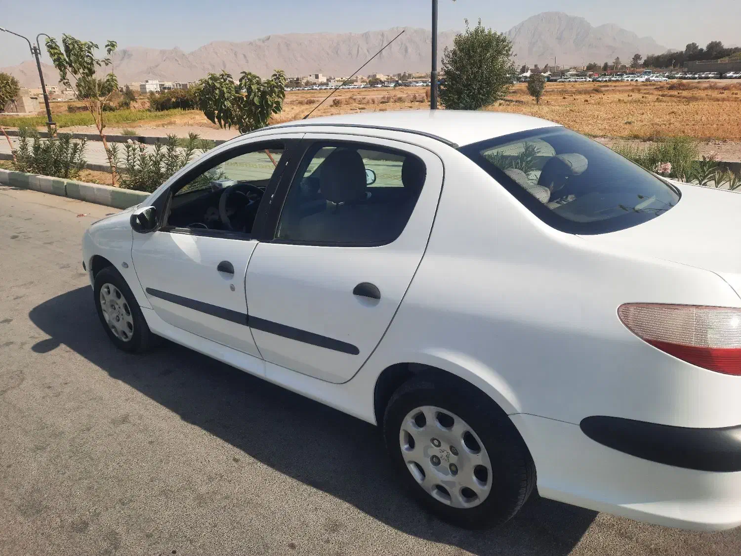 پژو ۲۰۶ صندوق دار v8 - 1390