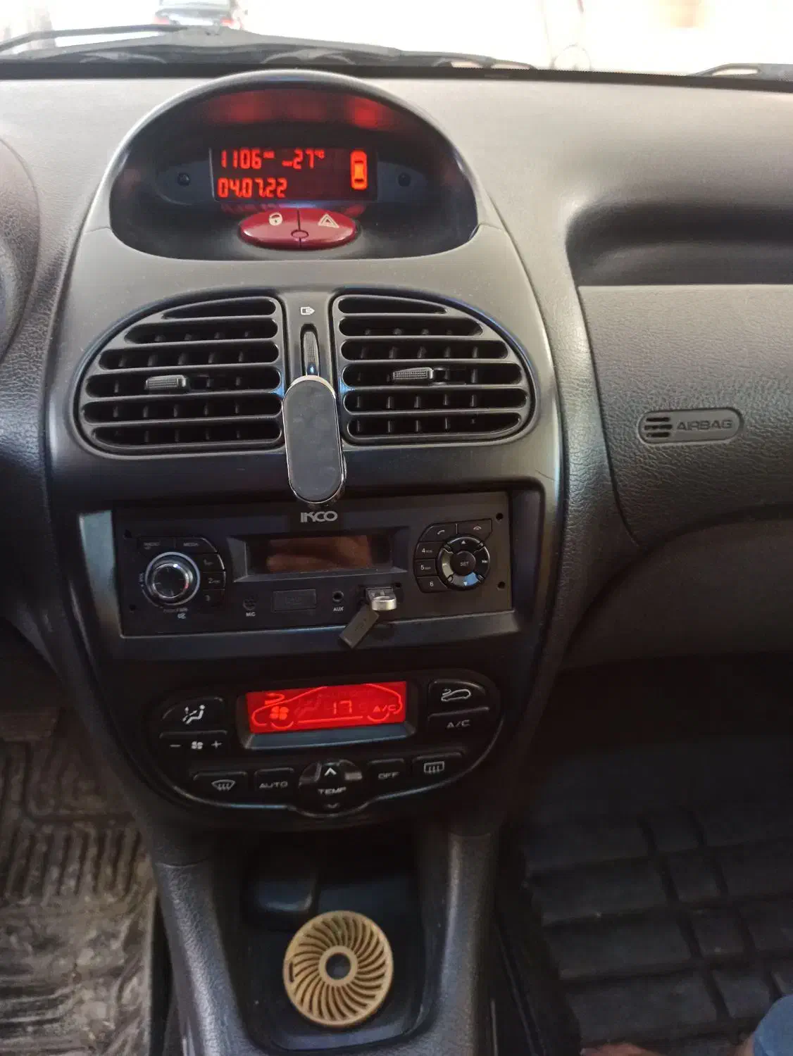 پژو ۲۰۶ صندوق دار v8 - 1392