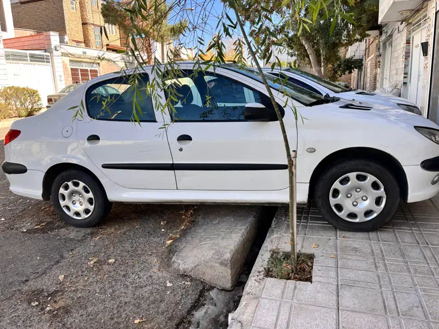 پژو ۲۰۶ صندوق دار v8 - 1394