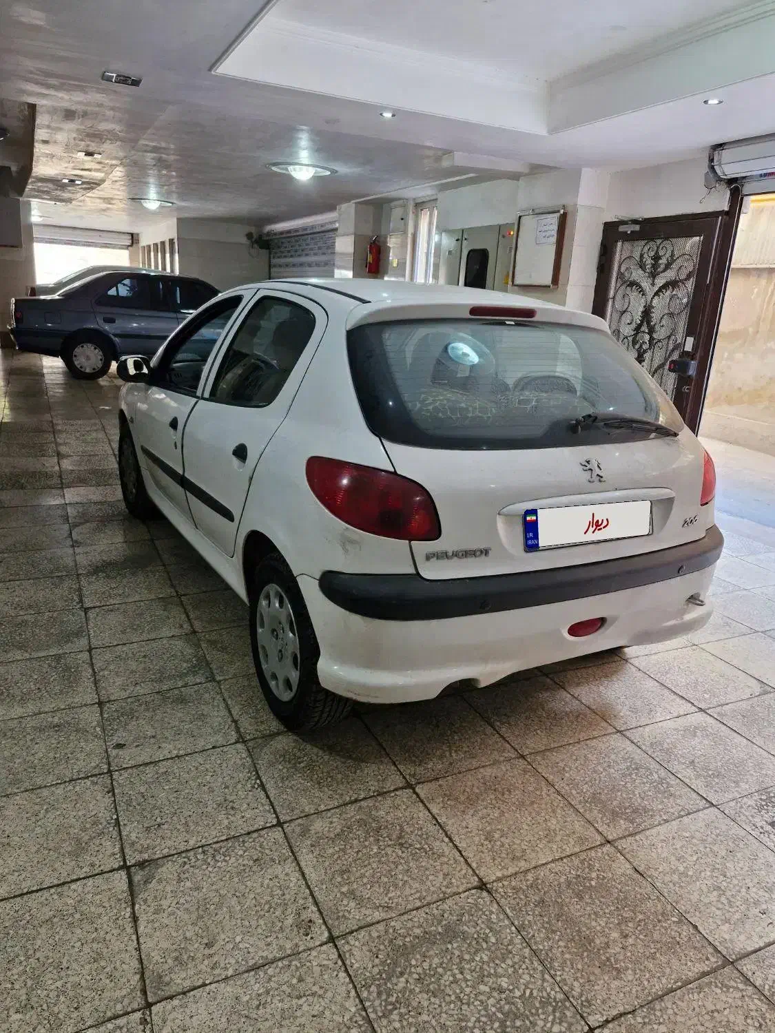 پژو 206 تیپ 3 - 1396