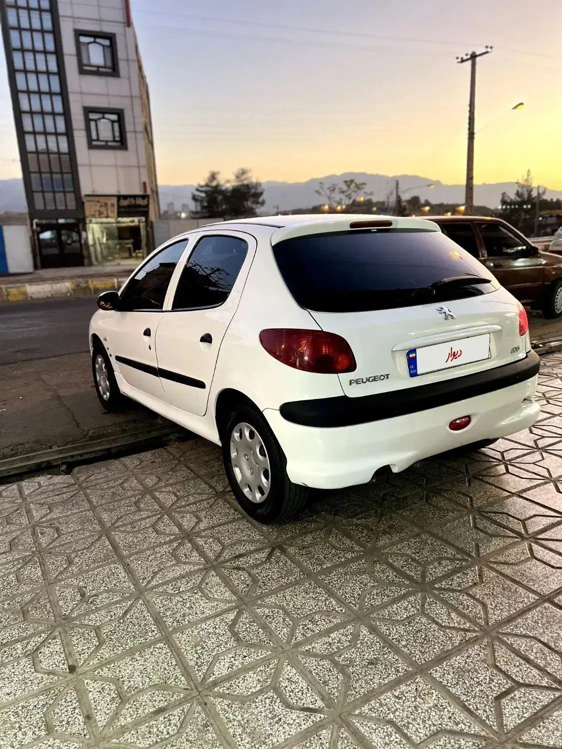 پژو 206 تیپ 5 - 1395