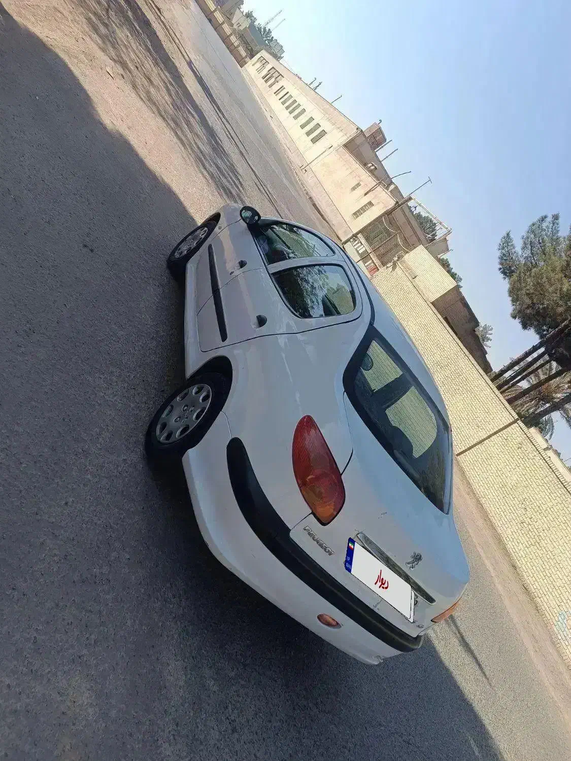 پژو ۲۰۶ صندوق دار v8 - 1393