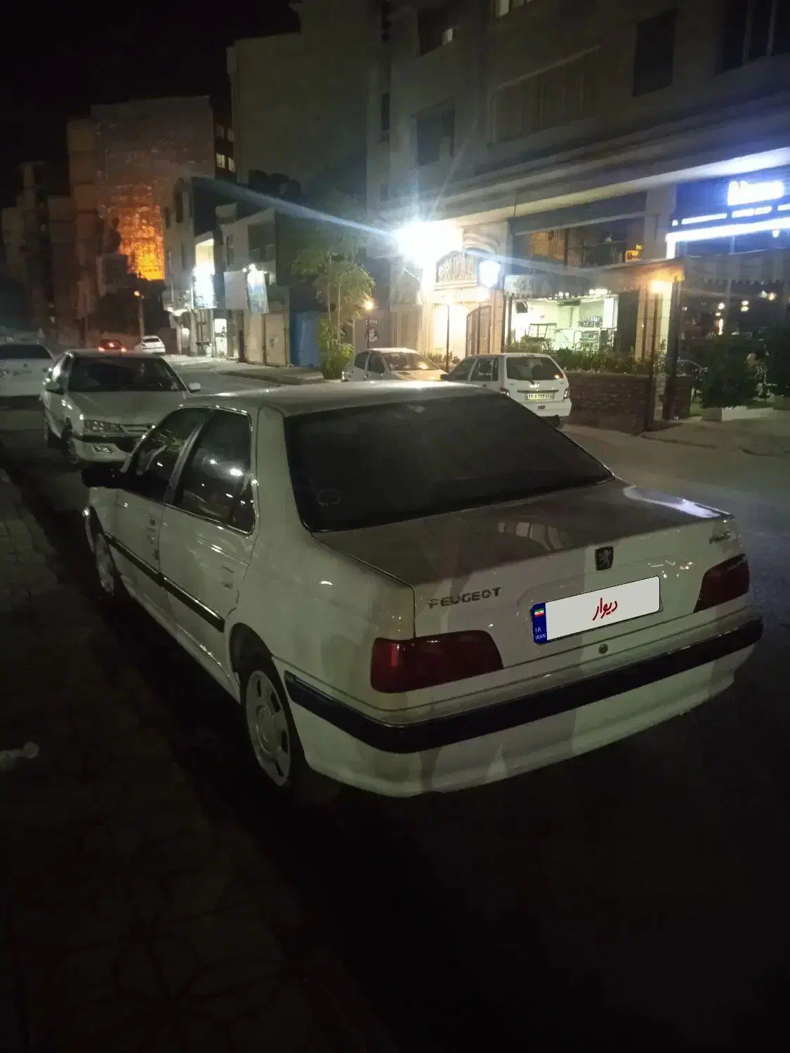 پژو پارس XU7P - 1402