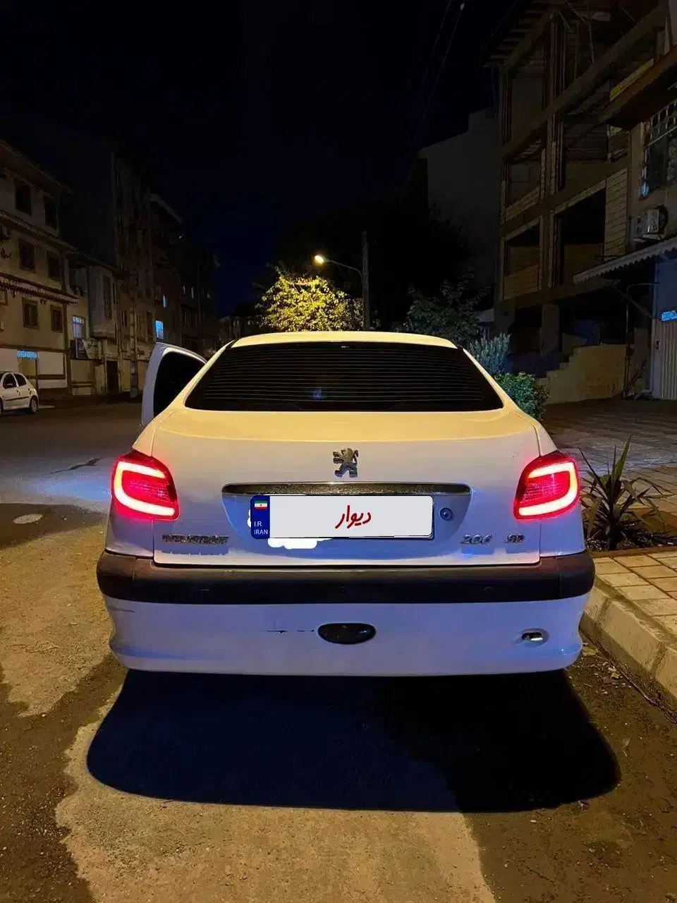 پژو ۲۰۶ صندوق دار v8 - 1395