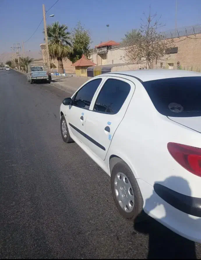 پژو ۲۰۶ صندوق دار v8 - 1395