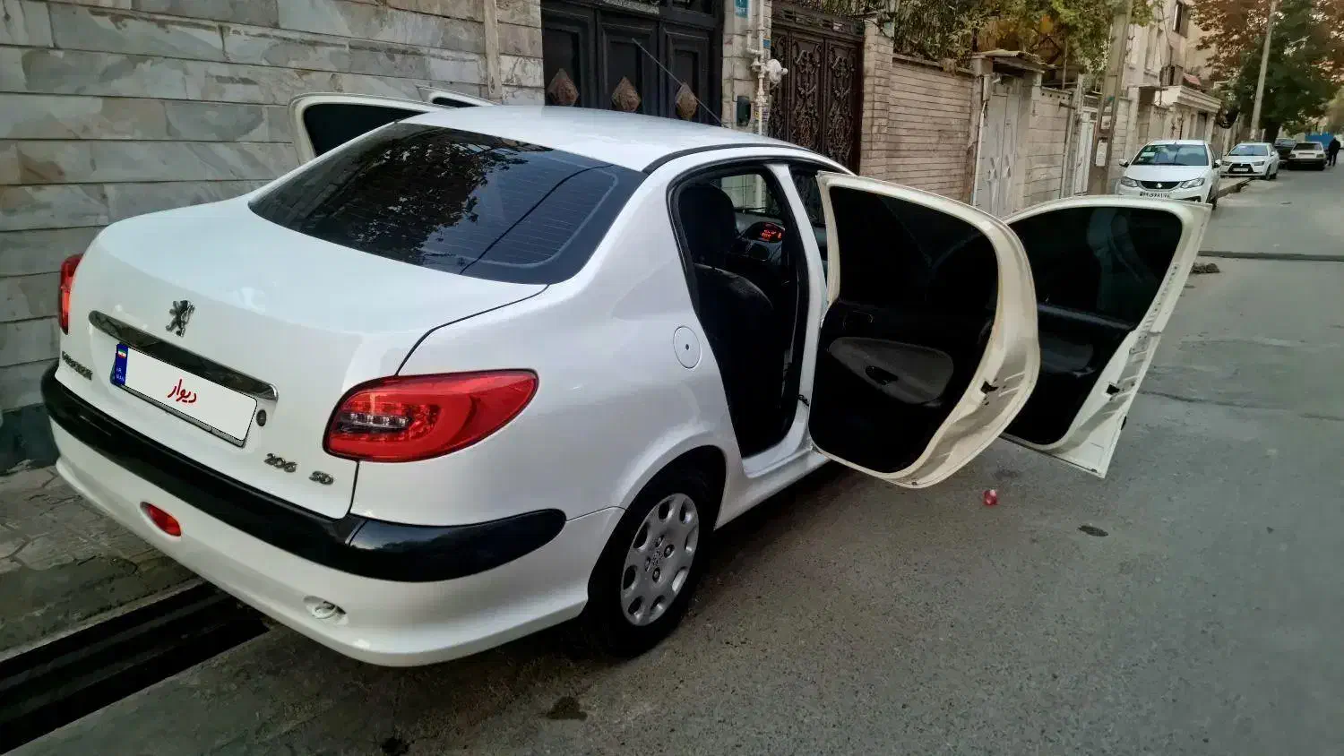 پژو ۲۰۶ صندوق دار v8 - 1393