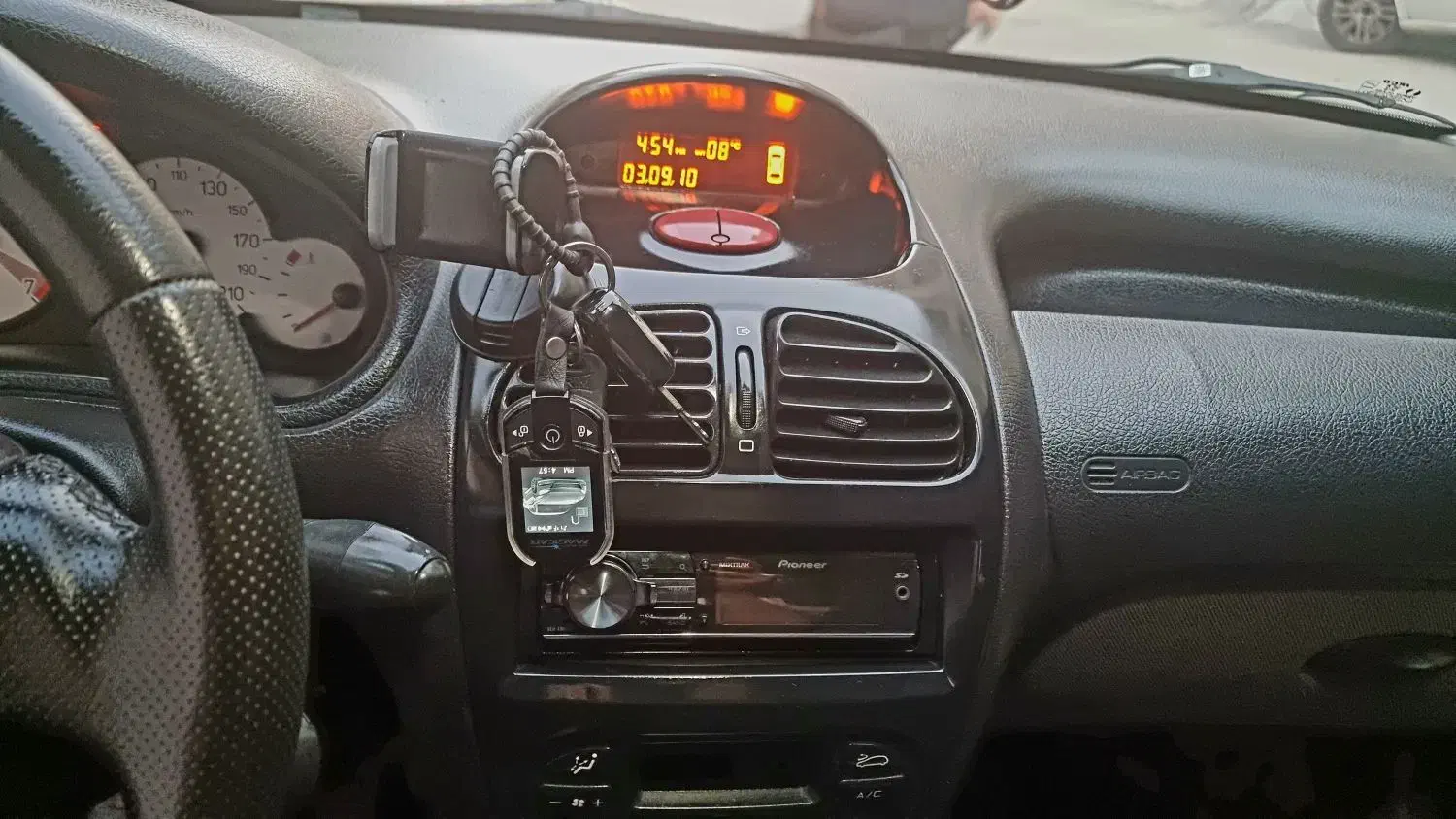 پژو ۲۰۶ صندوق دار v8 - 1393