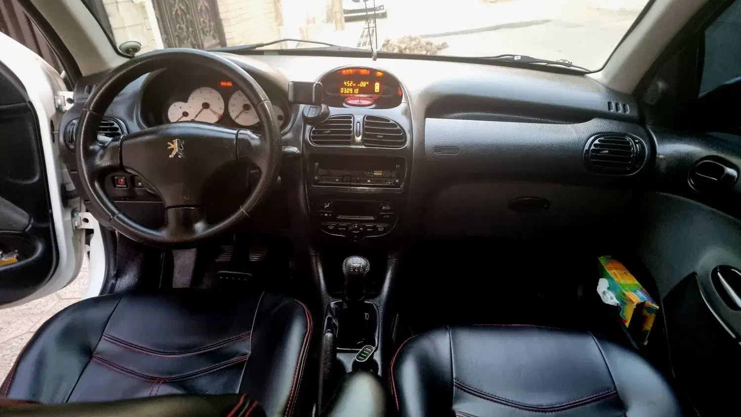 پژو ۲۰۶ صندوق دار v8 - 1393