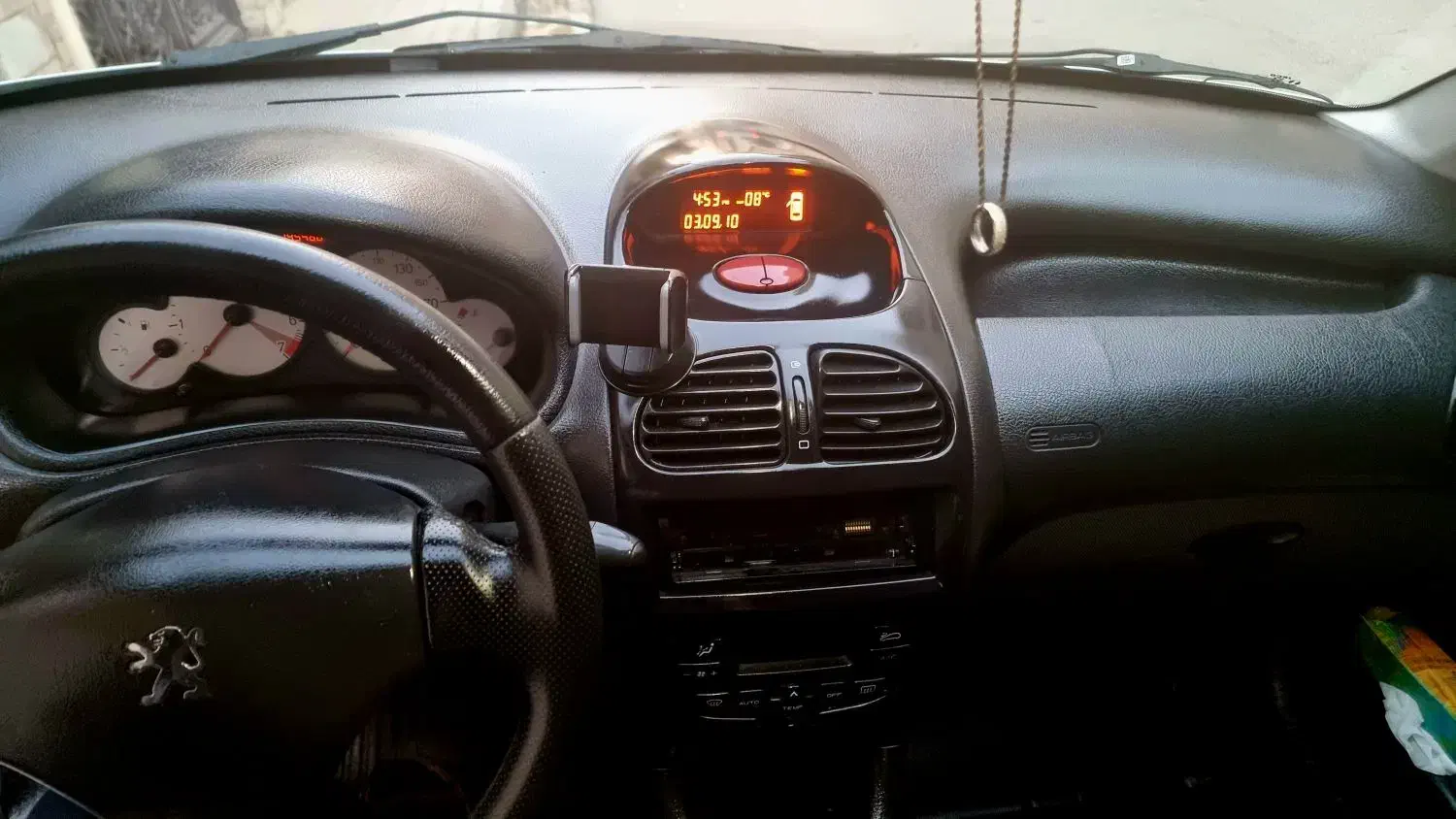 پژو ۲۰۶ صندوق دار v8 - 1393