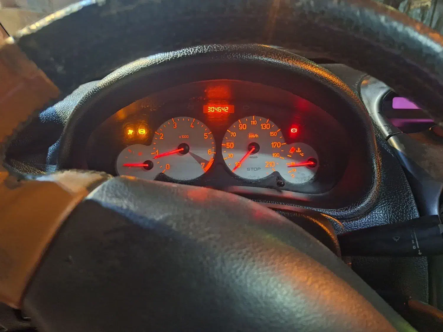 پژو ۲۰۶ صندوق دار v8 - 1386