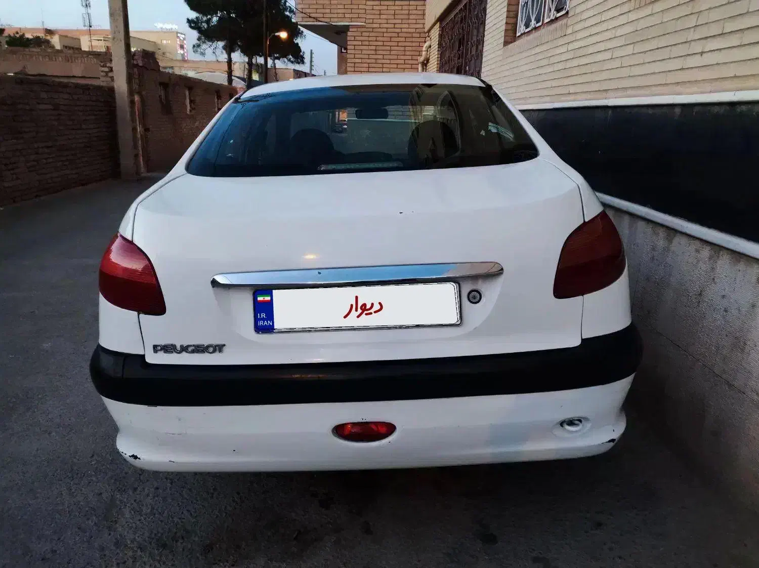 پژو ۲۰۶ صندوق دار v8 - 1389