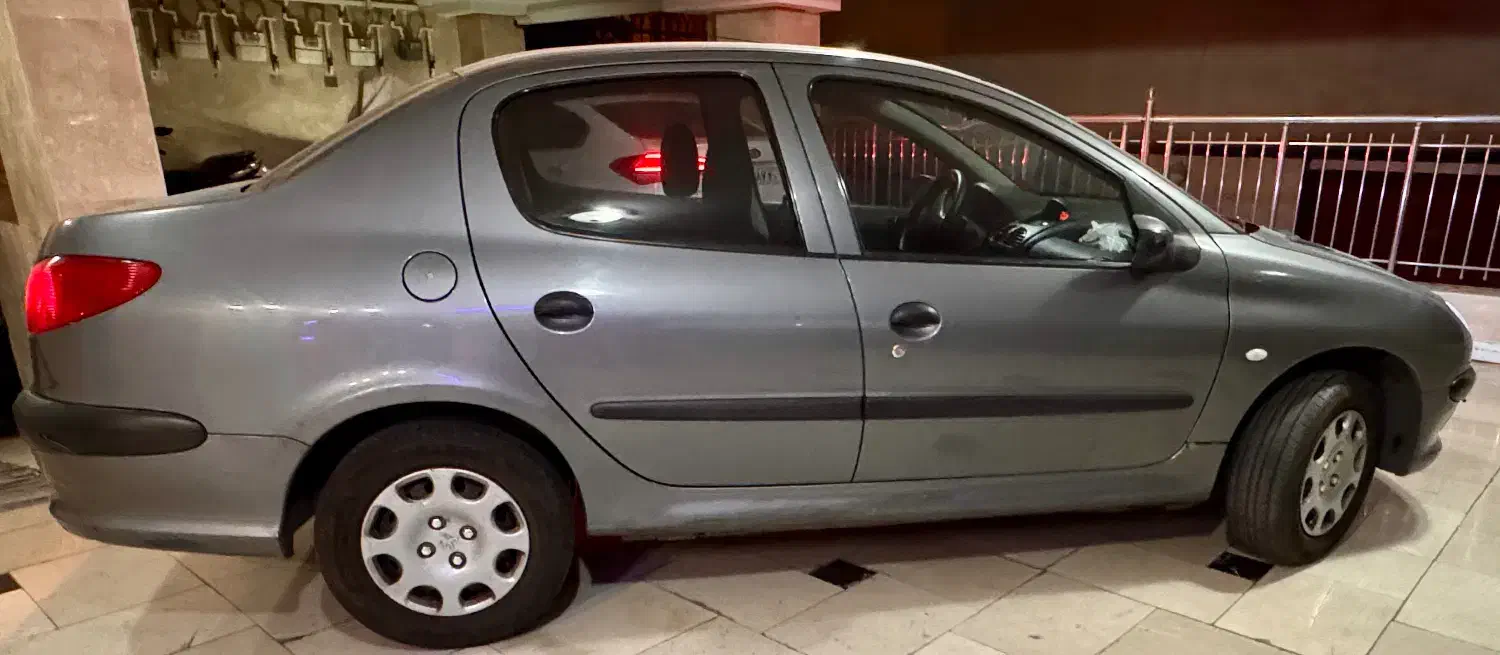 پژو ۲۰۶ صندوق دار v8 - 1396