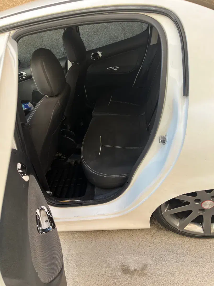 پژو ۲۰۶ صندوق دار v8 - 1393