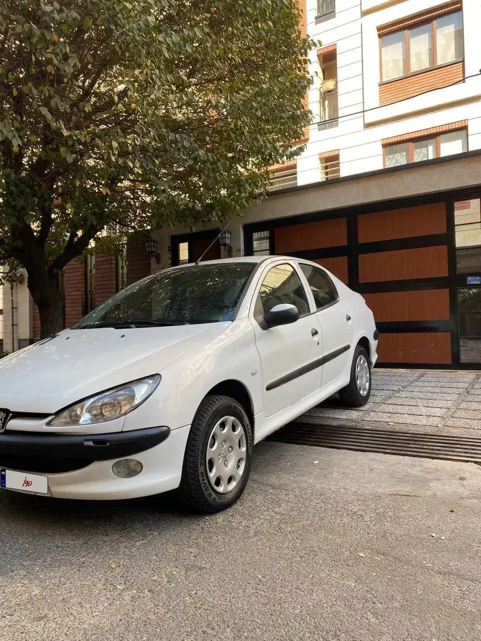 پژو ۲۰۶ صندوق دار v8 - 1392