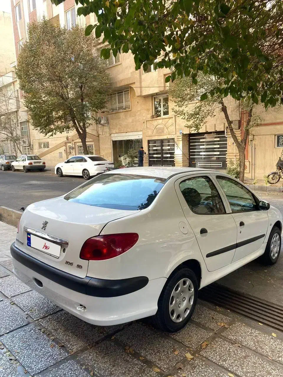 پژو ۲۰۶ صندوق دار v8 - 1392