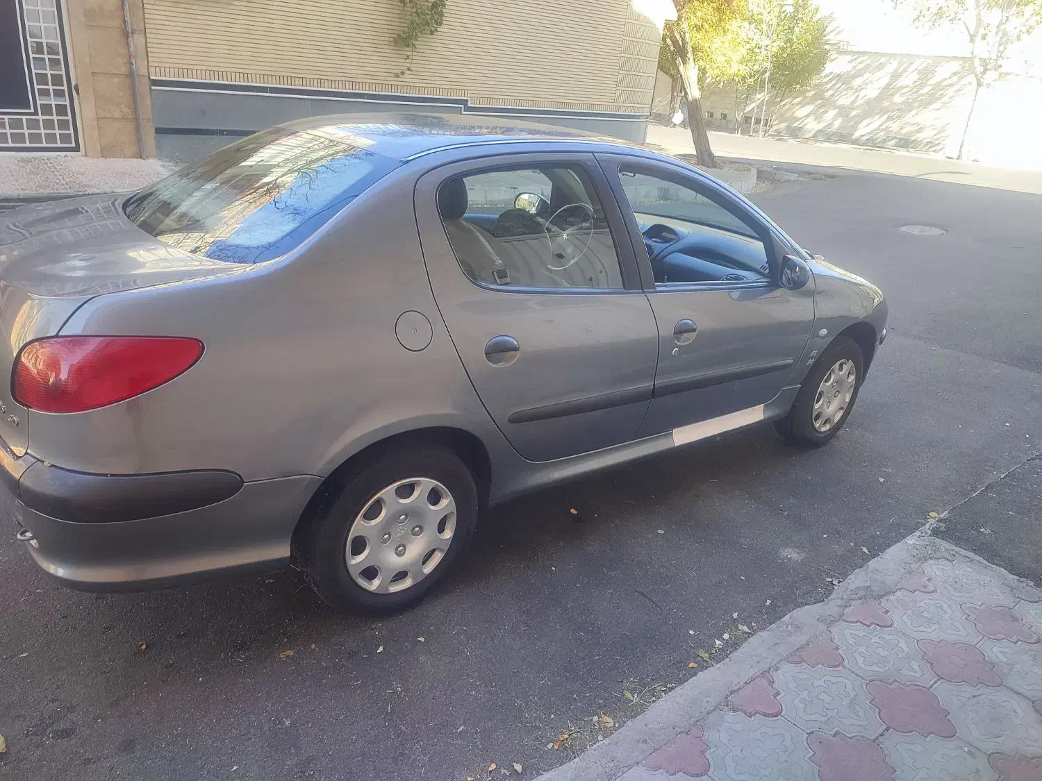 پژو ۲۰۶ صندوق دار v1 - 1389