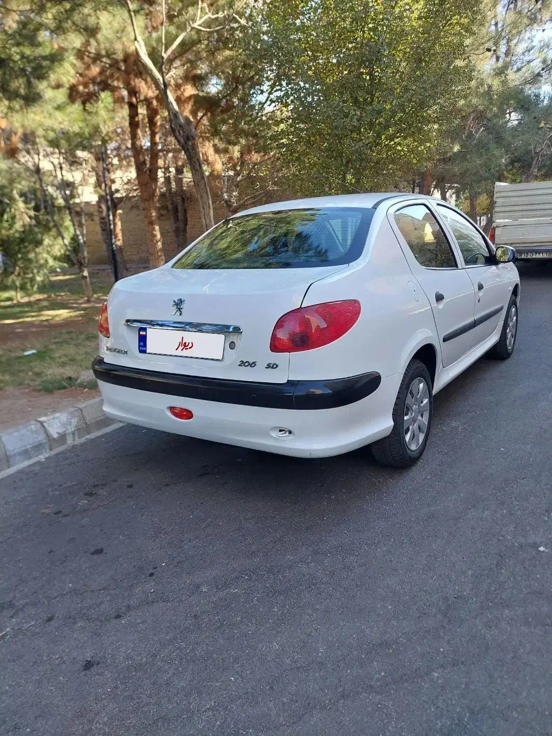 پژو ۲۰۶ صندوق دار v8 - 1399