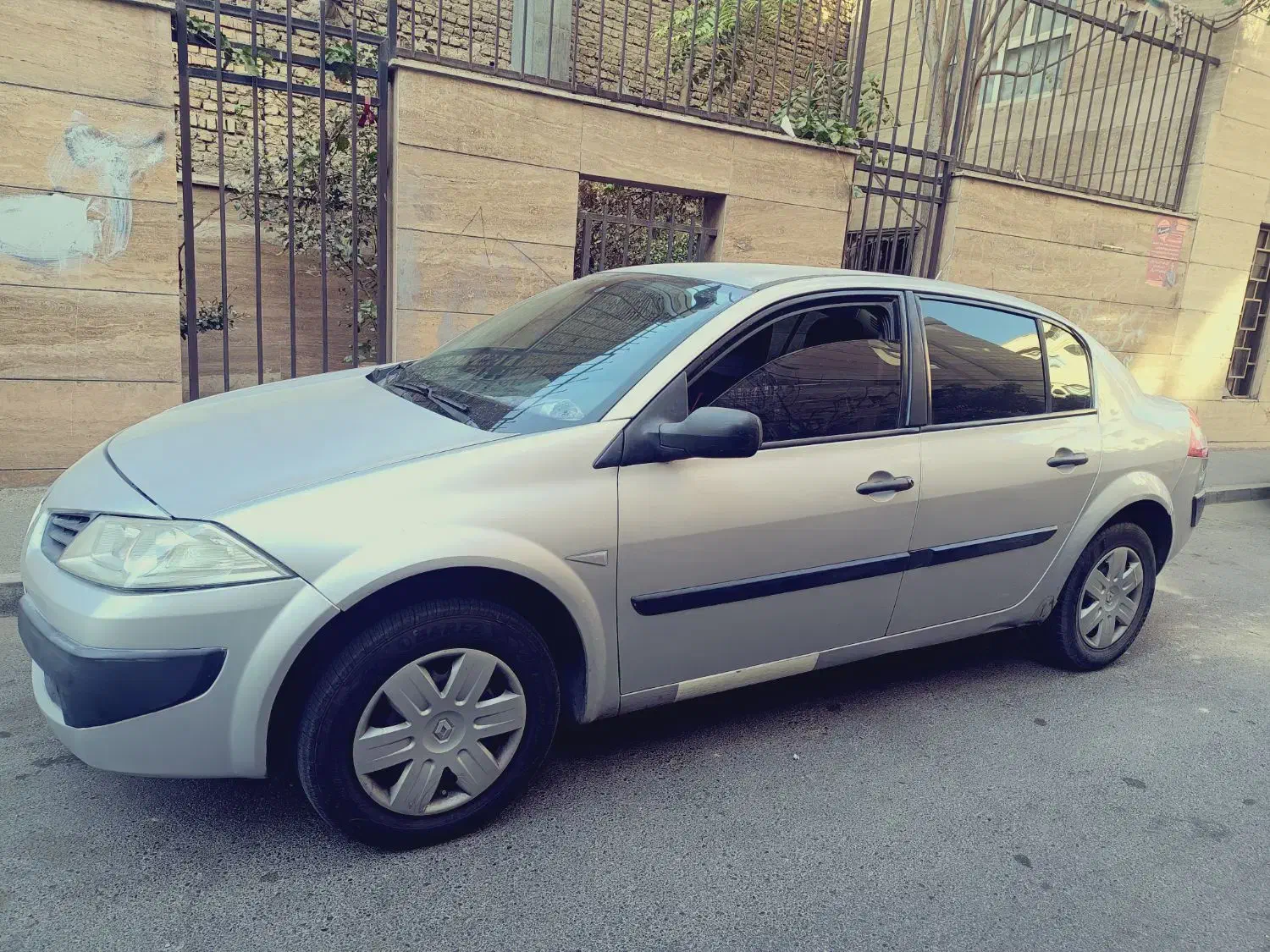 رنو مگان پارس خودرو 1600 E2 - 1388