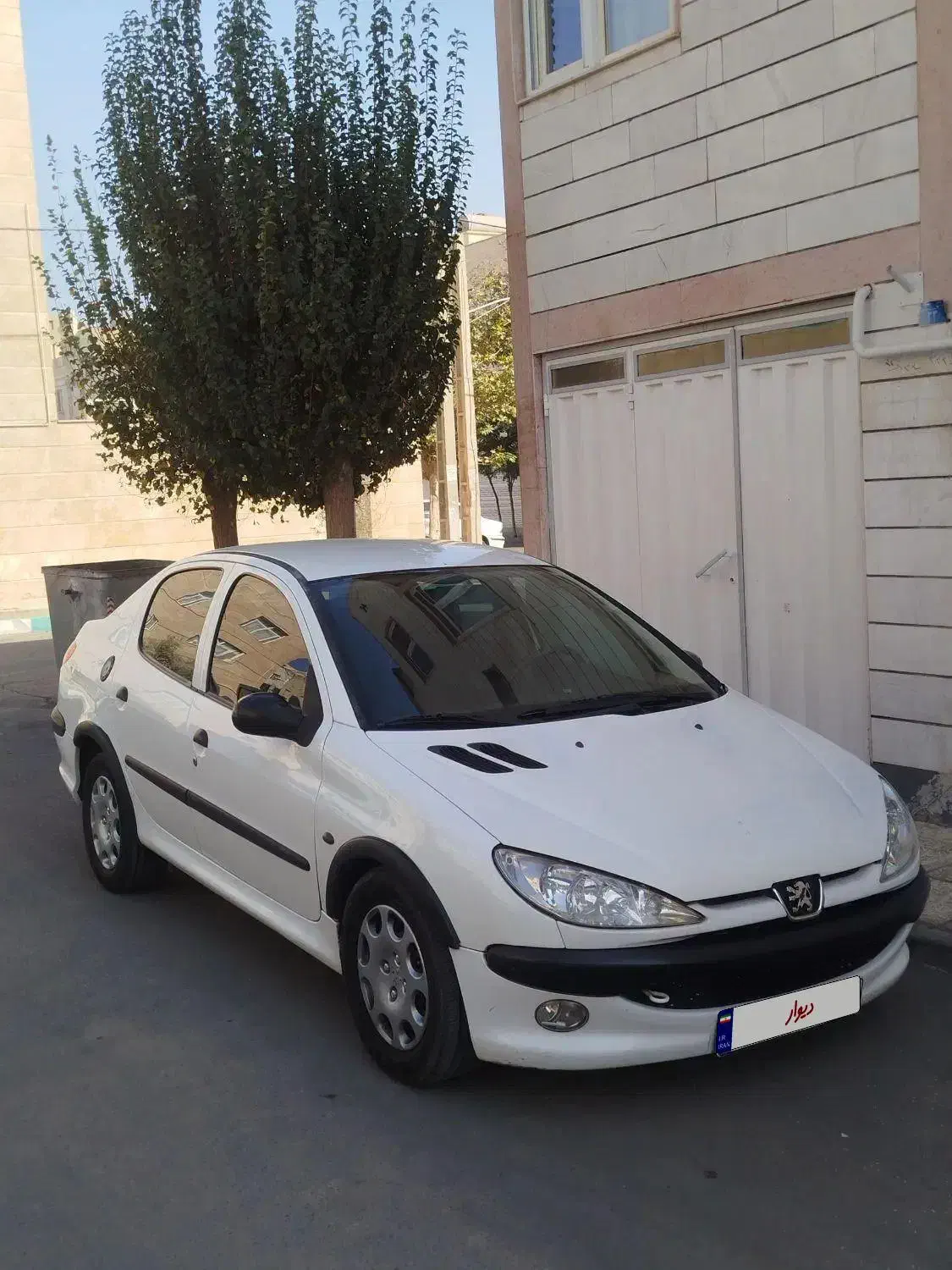 پژو ۲۰۶ صندوق دار v8 - 1393