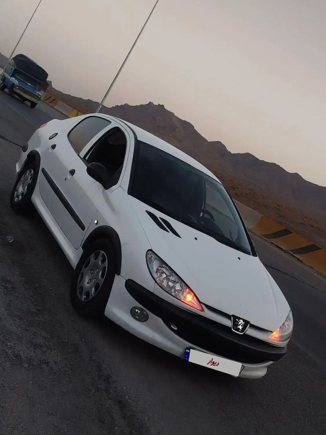 پژو ۲۰۶ صندوق دار v8 - 1393